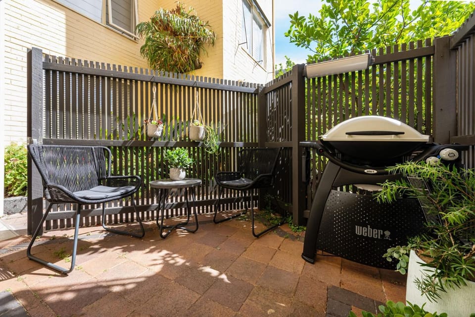 Patio, BBQ facilities