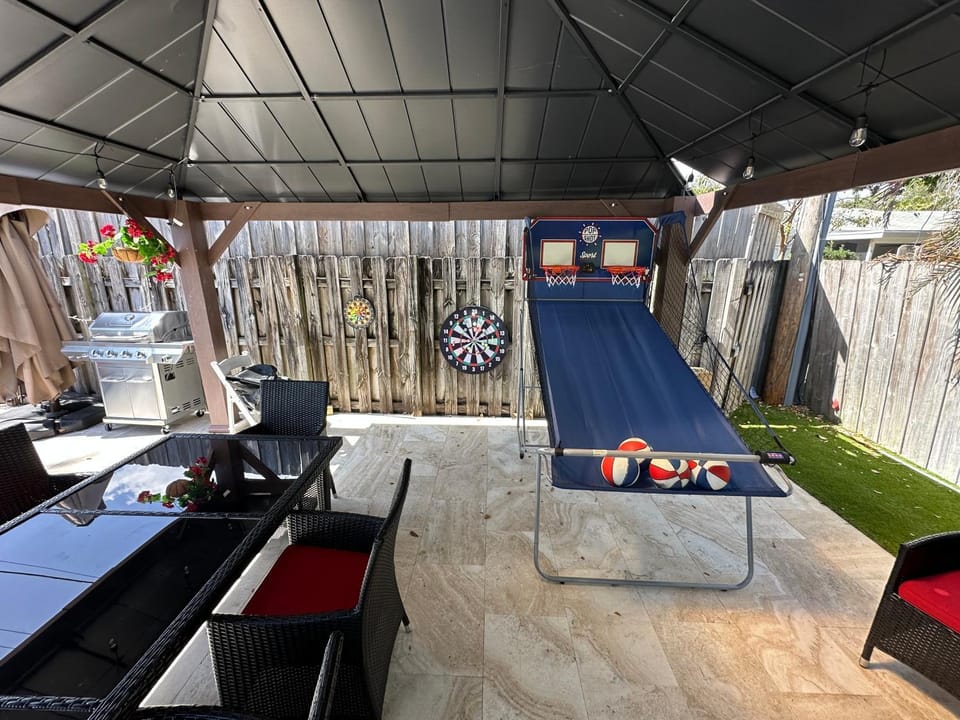 A Bella Resort Lounge House in Lighthouse Point