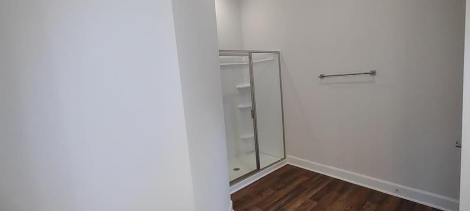 Shower, wardrobe
