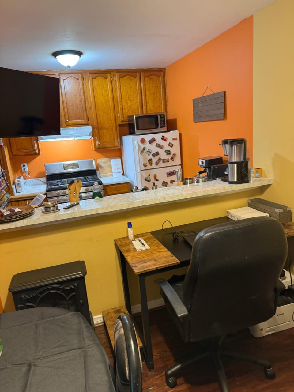Dining area, kitchen