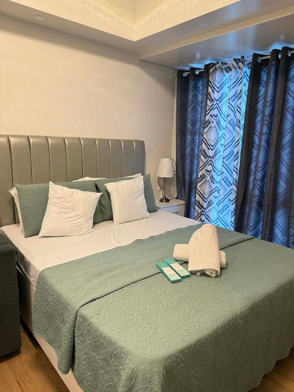Davao Studio Unit at Abreeza Place Condo 3-4 pax Apartment in Davao City