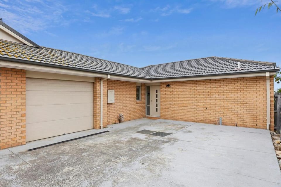 Stylish Newly Renovated Unit 7 Min From CBD House in Geelong