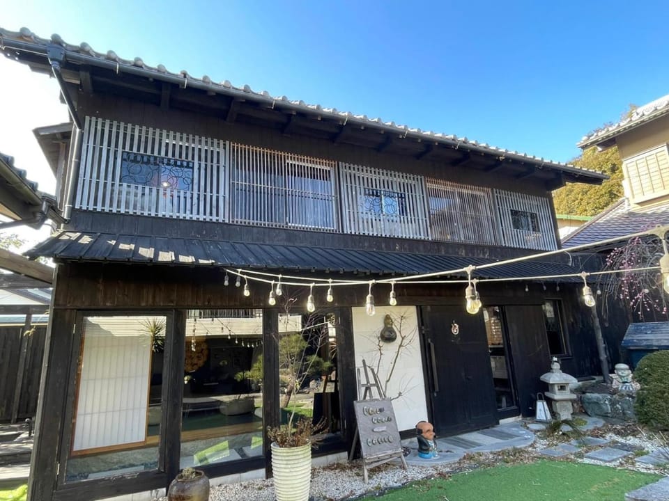 stylish japanese beach house Bed and Breakfast in Aichi Prefecture