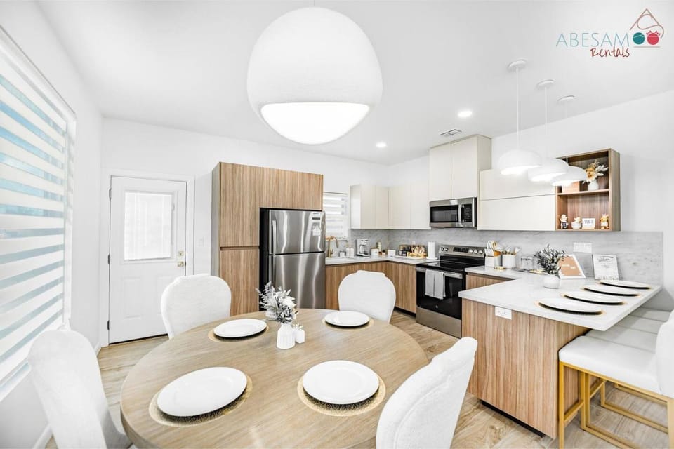 NEW Condo Great Location Mission Tx. Apartment in Mission