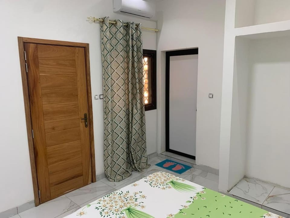 Modern studio close to the TER train station Apartment in Dakar Region, Senegal