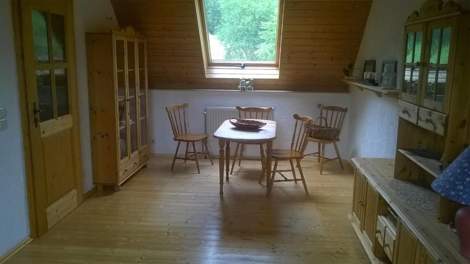 Photo of the whole room, Dining area