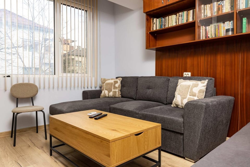 Library, Living room, Seating area