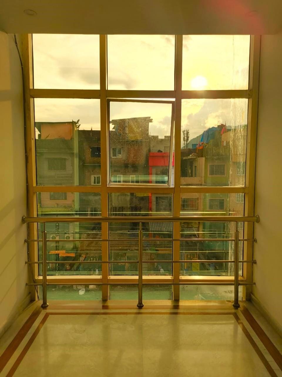 City view, Quiet street view