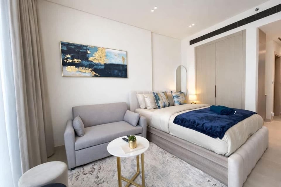 Premium Studio W Pool & Gym Binghatti Aurora Apartment in Dubai