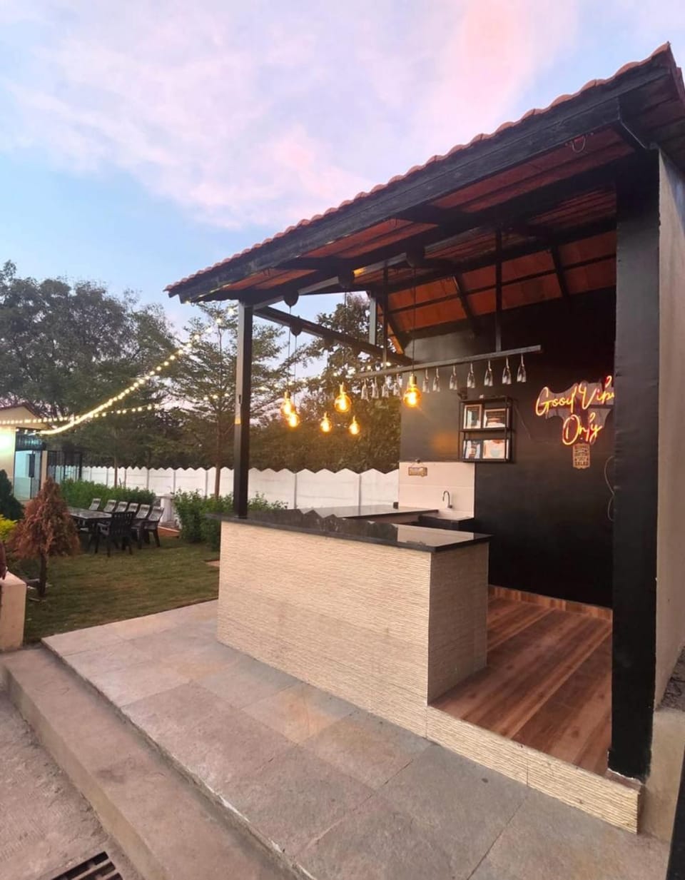 Aacasa Living Resorts Bed and Breakfast in Hyderabad