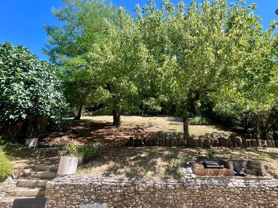 Le Petit Manoir avec Piscine Privée House in Le Bugue