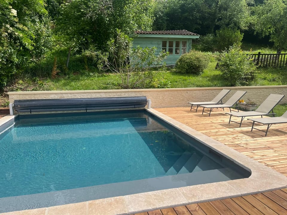 Le Petit Manoir avec Piscine Privée House in Le Bugue