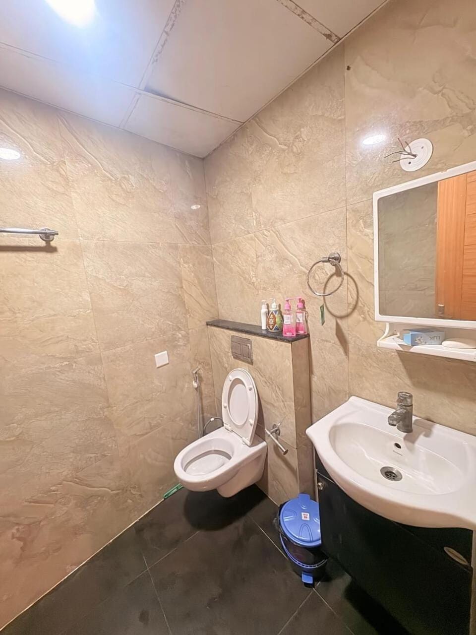 Apartment in Noida Apartment in Noida