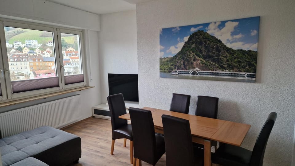 I Schöne Wohnung in Bingen mit phantastischem Blick auf die Nahe Fewo für Monteure-A Apartment in Mainz-Bingen
