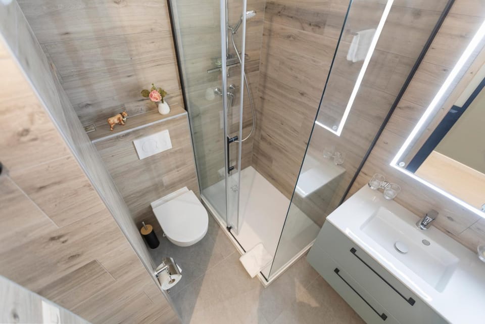 Shower, Bathroom