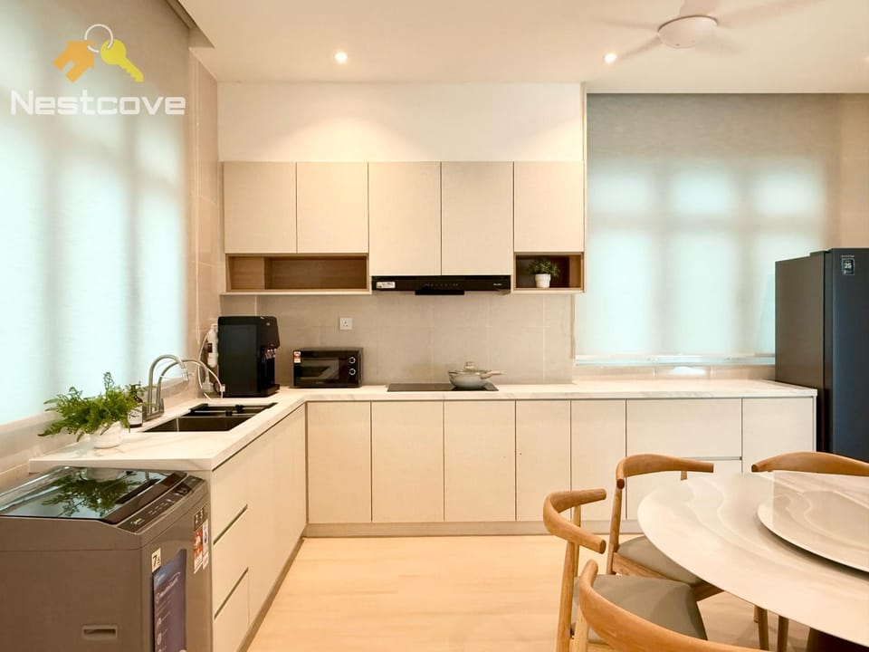 Kitchen or kitchenette, Dining area, dishwasher, minibar, oven, stove, toaster