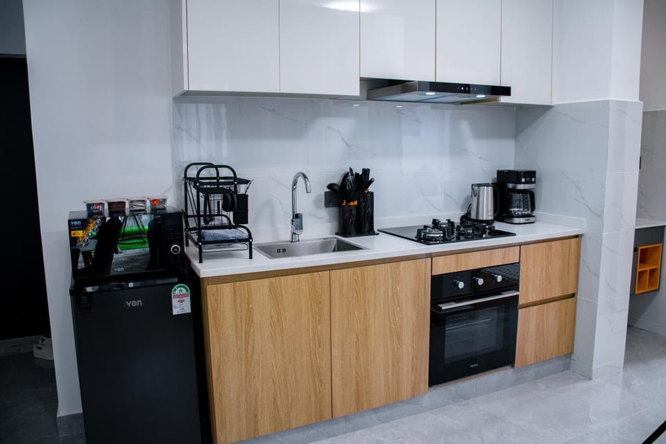 Kitchen or kitchenette, kitchen