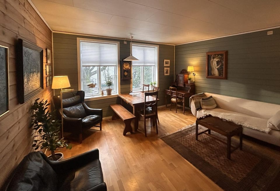 Living room, Seating area
