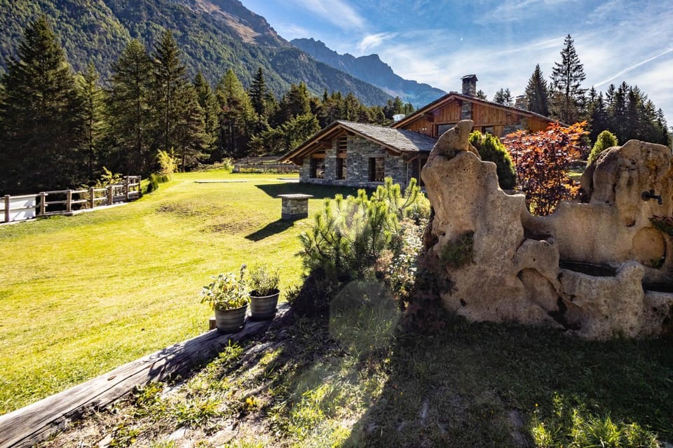 Property building, Garden, Garden view, Mountain view