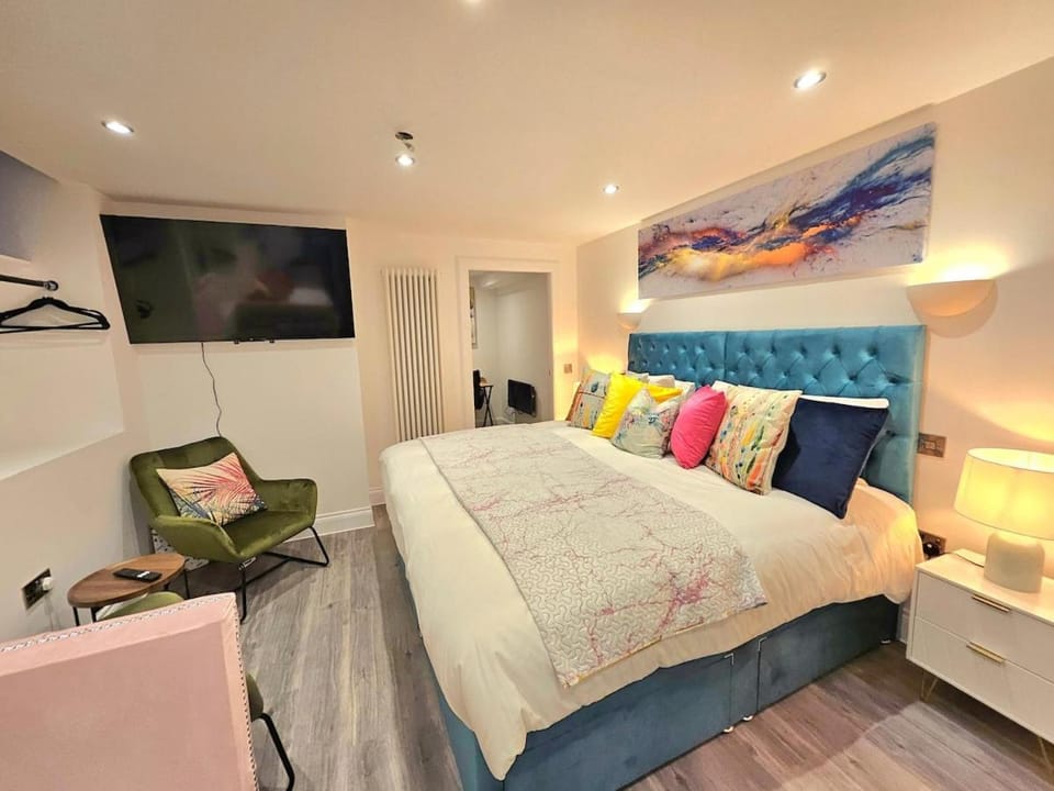Stylish & Central Design Apartment- 3 Beds Apartment in Edinburgh