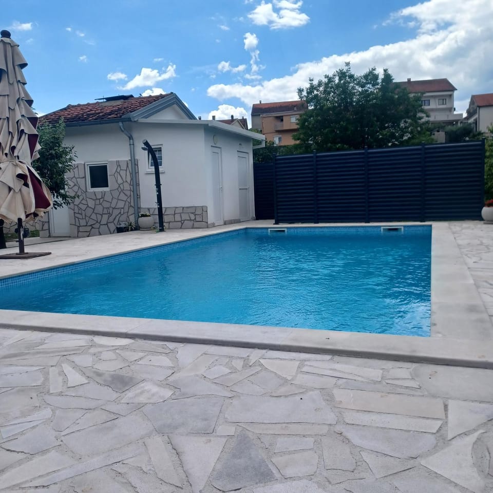 Pool view, Swimming pool