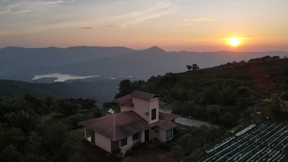 Nearby landmark, Day, Natural landscape, Bird's eye view, Lake view, Mountain view, Sunrise, Sunset