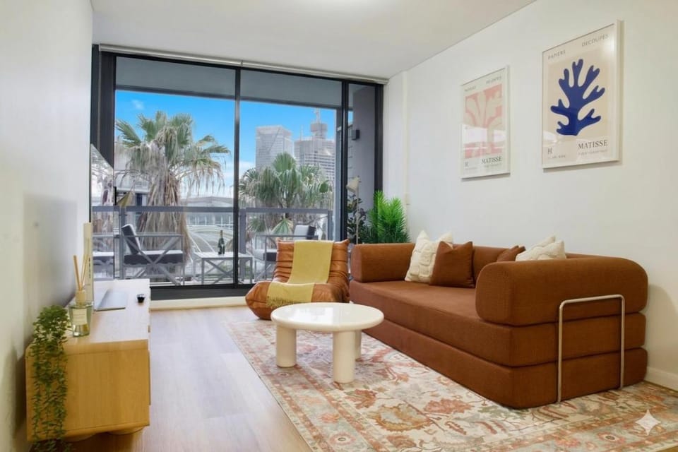 Patio, View (from property/room), Living room, Seating area