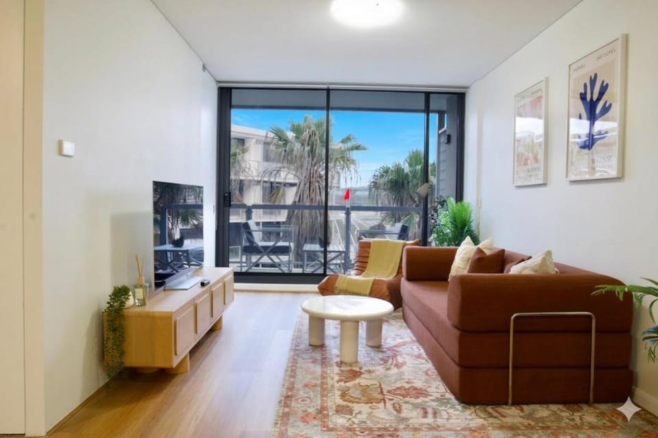 TV and multimedia, View (from property/room), Balcony/Terrace, Living room