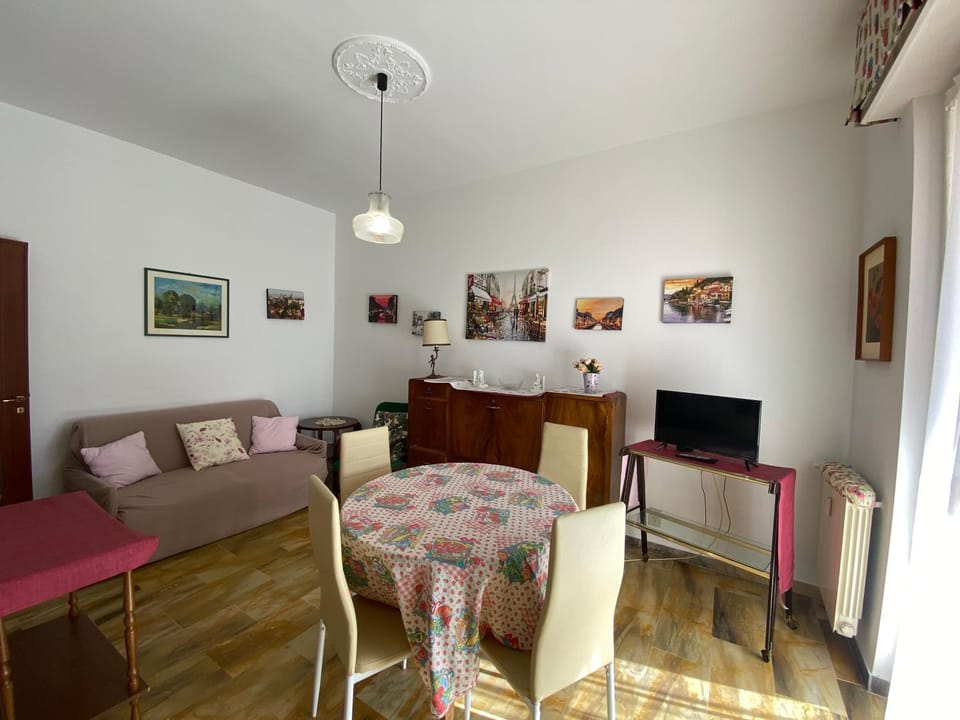 A Casa di Ale - Albenga frontemare Apartment in Albenga