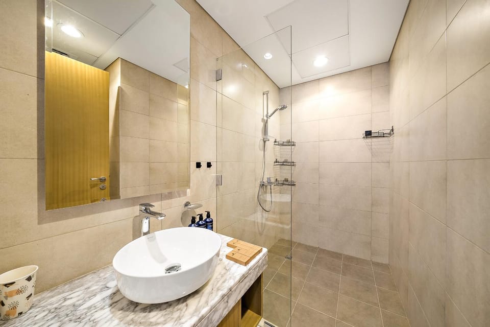 Daniels 2BR with Canal View at Aykon City Apartment in Dubai