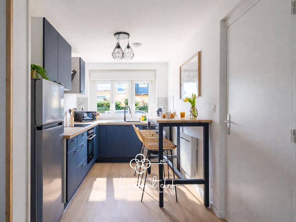 Kitchen or kitchenette, Dining area, pet friendly, stove