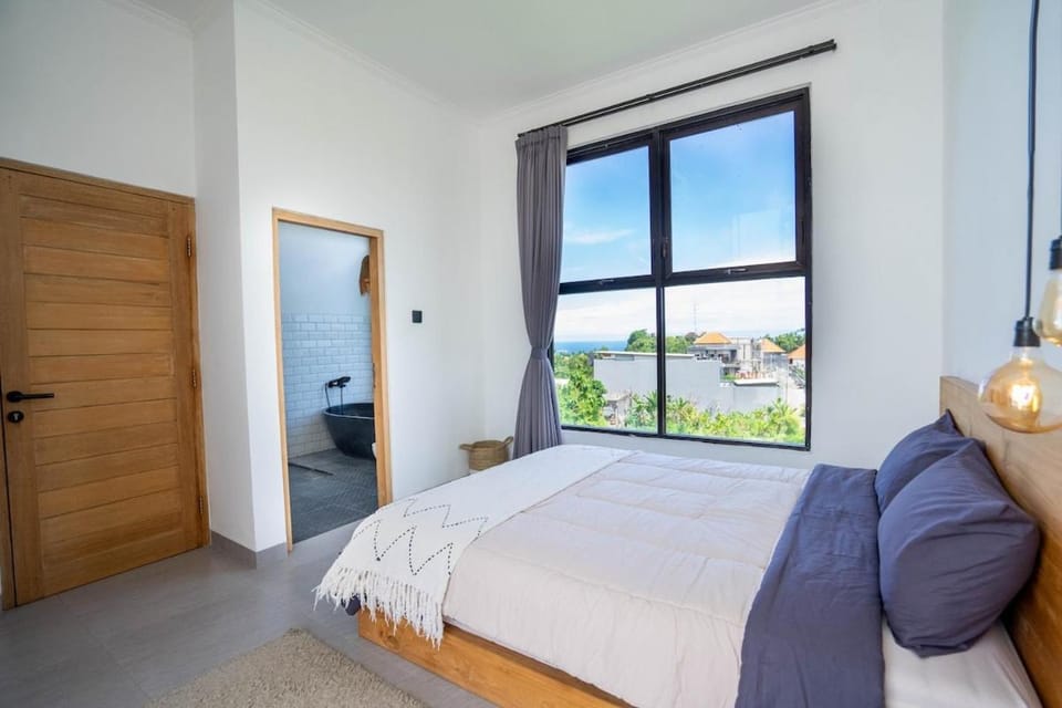 Ocean View Stylish 2BR Pool Villa - Melasti Beach Villa in Bali