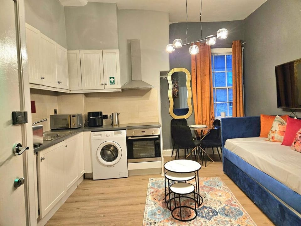 Beautiful 1 Bed Apmt- Stylish and Central Apartment in Edinburgh