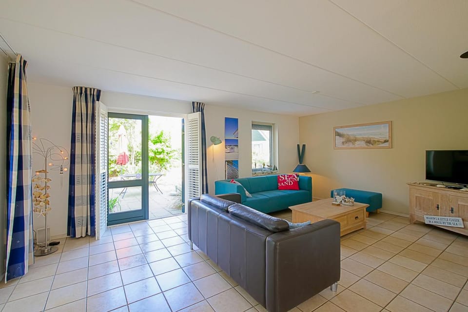 Communal lounge/ TV room, Seating area