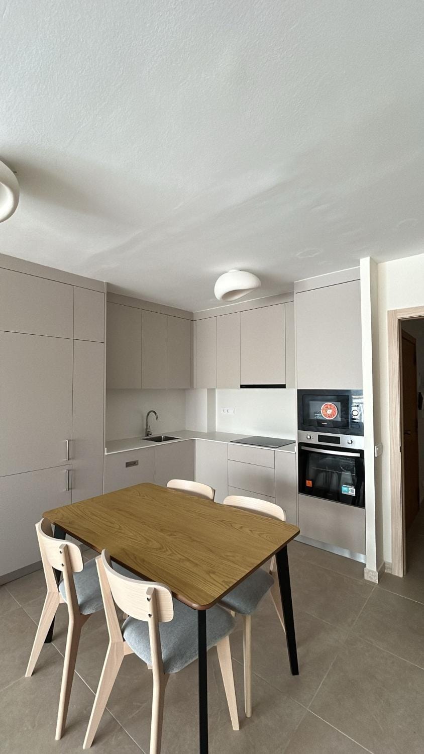 Kitchen or kitchenette, Dining area, oven, stove