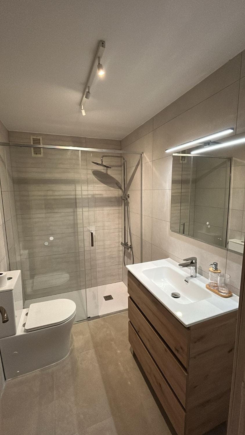 Shower, Bathroom, Bath, towels