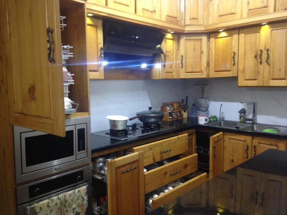 Sea View Inn Guest house Bed and Breakfast in Karachi