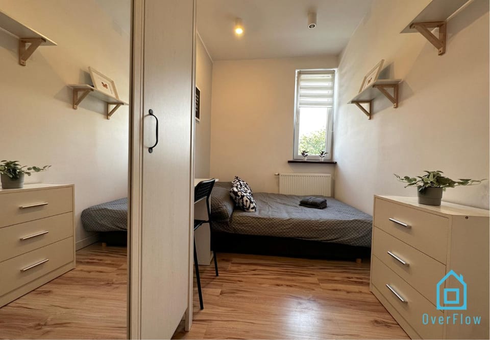 Walezy Room - Peaceful Retreat, 10 Minutes to Gdańsk Old Town & Seaside Vacation rental in Gdansk