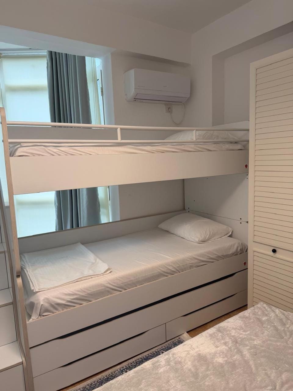 bunk bed