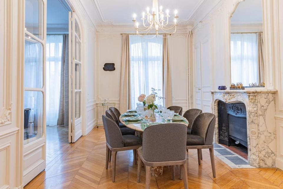 Luxurious 4BD Apartment - Arc de Triomphe 2 Apartment in Paris