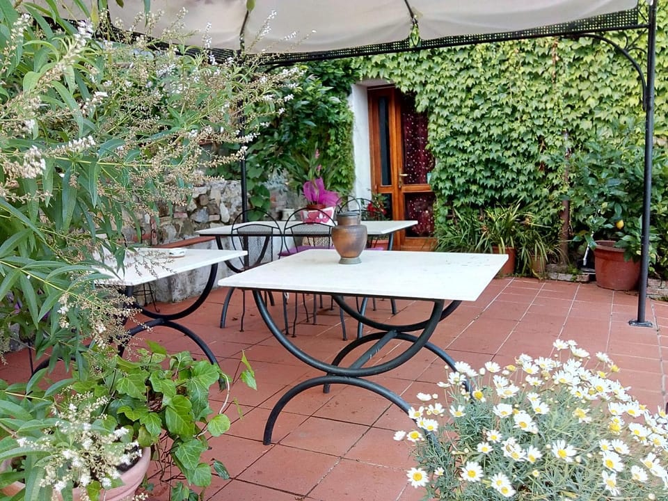 Casa Virgilio Bed and Breakfast in Province of Massa and Carrara