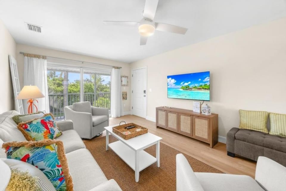 Seashells Unit 27 condo Apartment in Sanibel Island