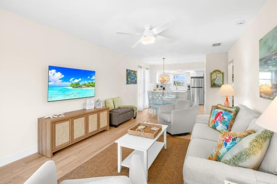Seashells Unit 27 condo Apartment in Sanibel Island