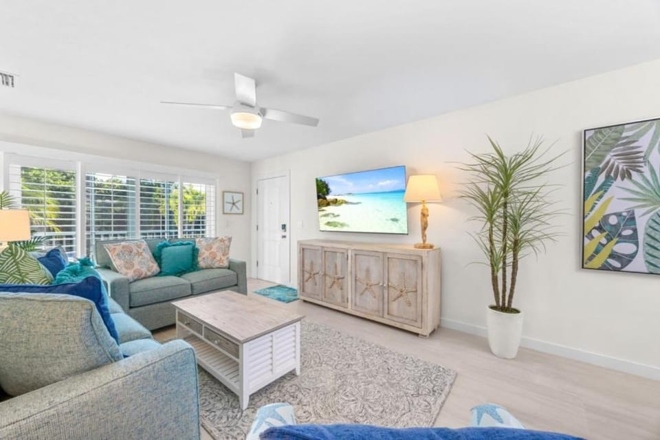 Seashells Unit 23 Apartment in Sanibel Island