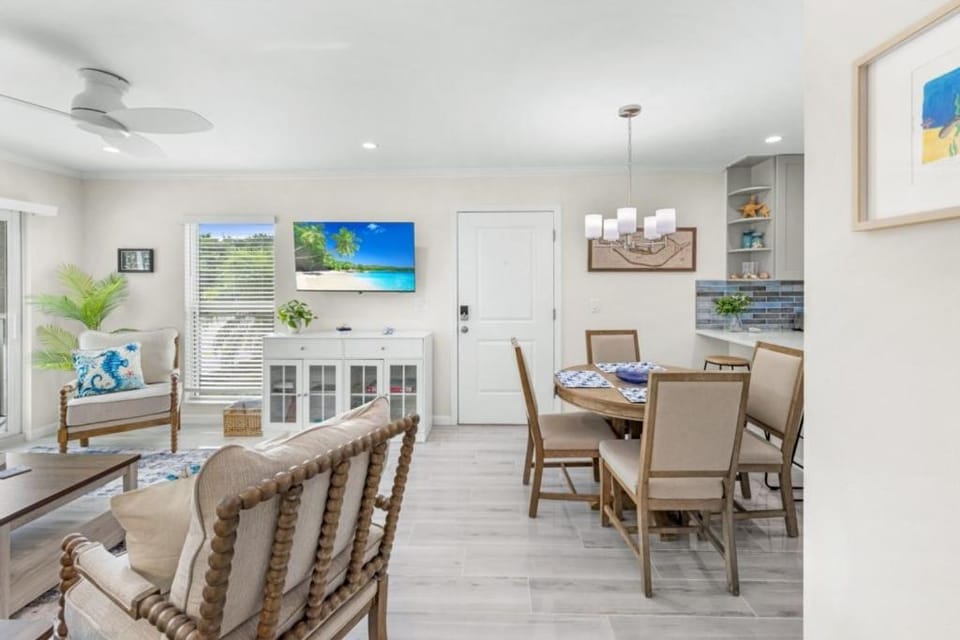 Seashells Unit 33 condo Apartment in Sanibel Island