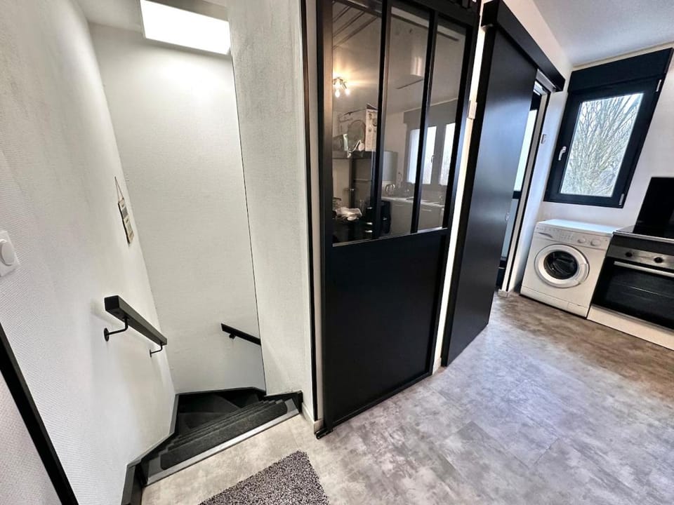 Kitchen or kitchenette, storage, washing machine