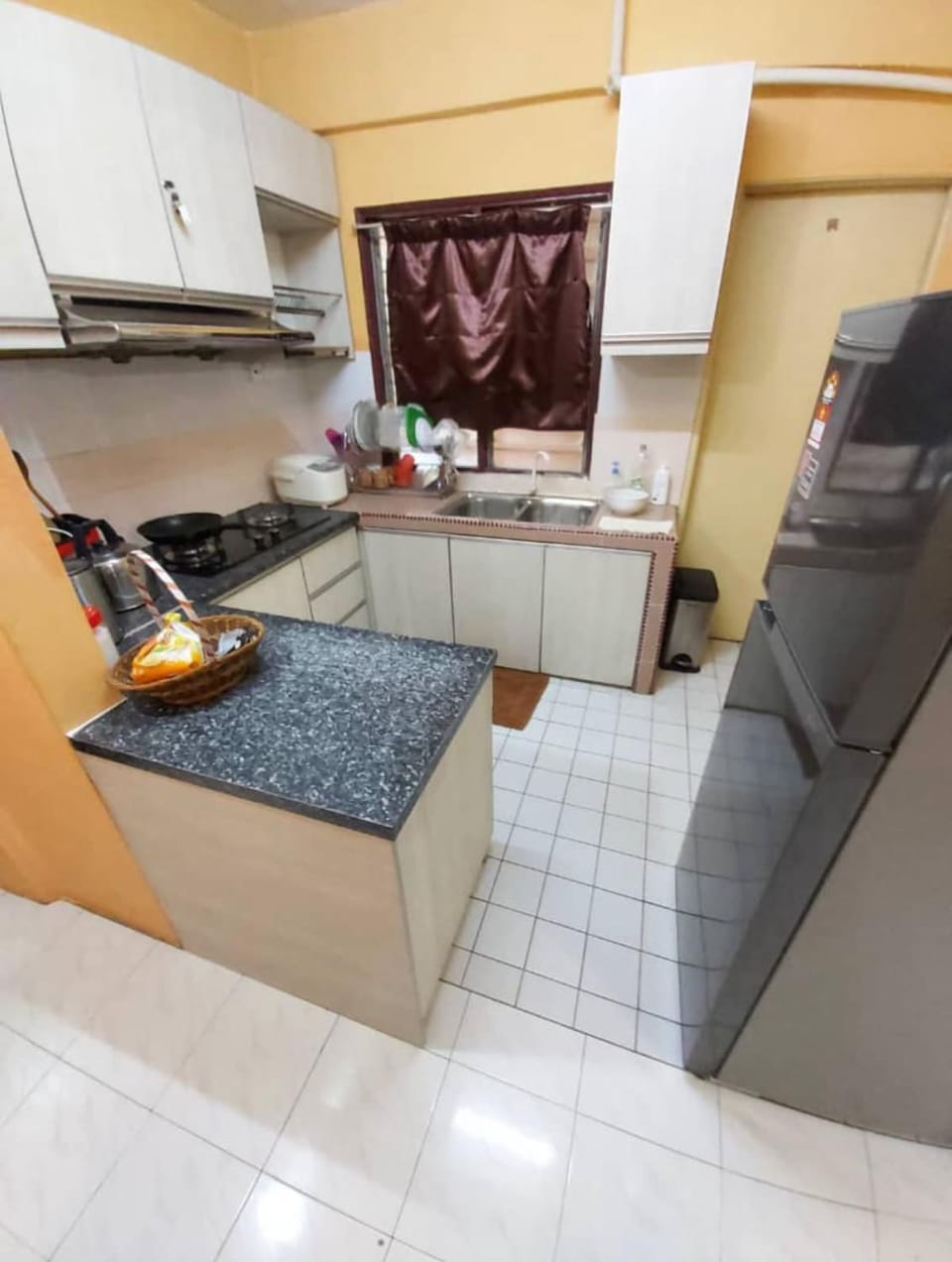 3 Air Cond Bedrooms, 10 minutes to Rawang Town Apartment in Selangor, Malaysia