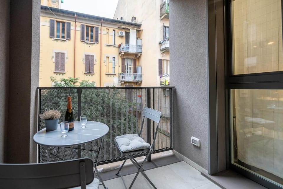 Duomo-Sempione, Luxury Apartment with balcony - M5 Apartment in Milan