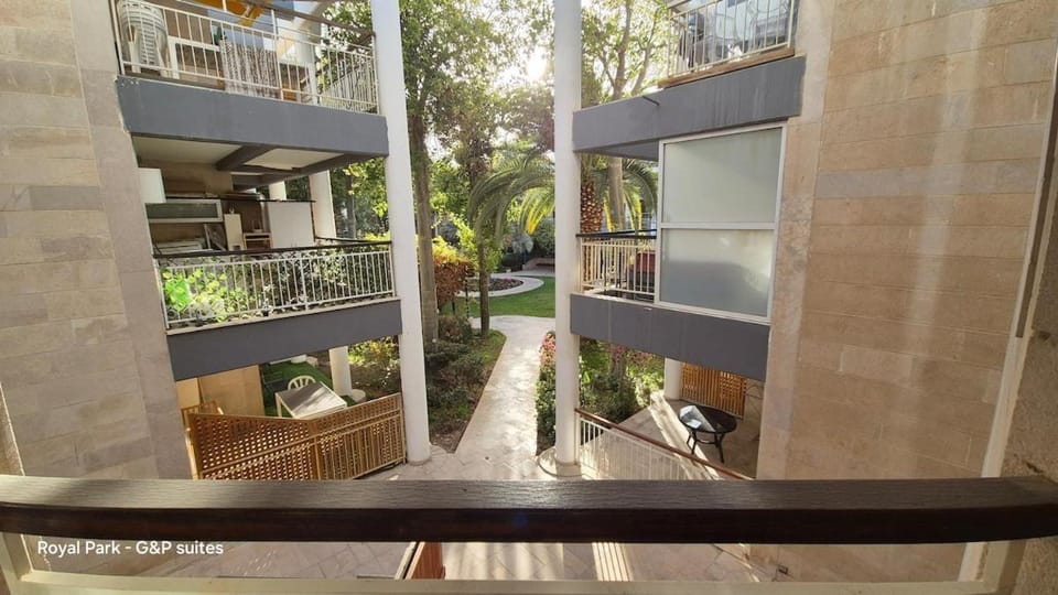 Royal Park 6&3 swimming Pool - by G&P suites Apartment in Eilat
