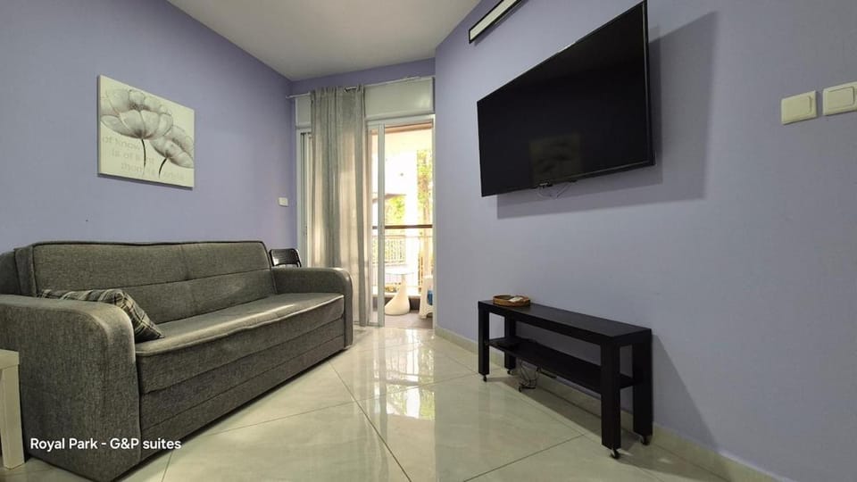Royal Park 6&3 swimming Pool - by G&P suites Apartment in Eilat